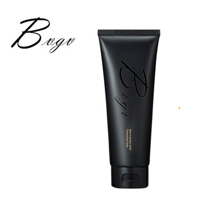 Exfoliatingshoutskool die Gezichtsreinigingsmiddel hydrateren