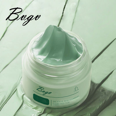 Minimaliseer Poriënkurkuma Clay Mask